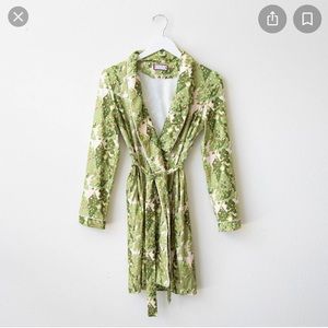 Sweet Honey Clothing Women’s Robe NWT